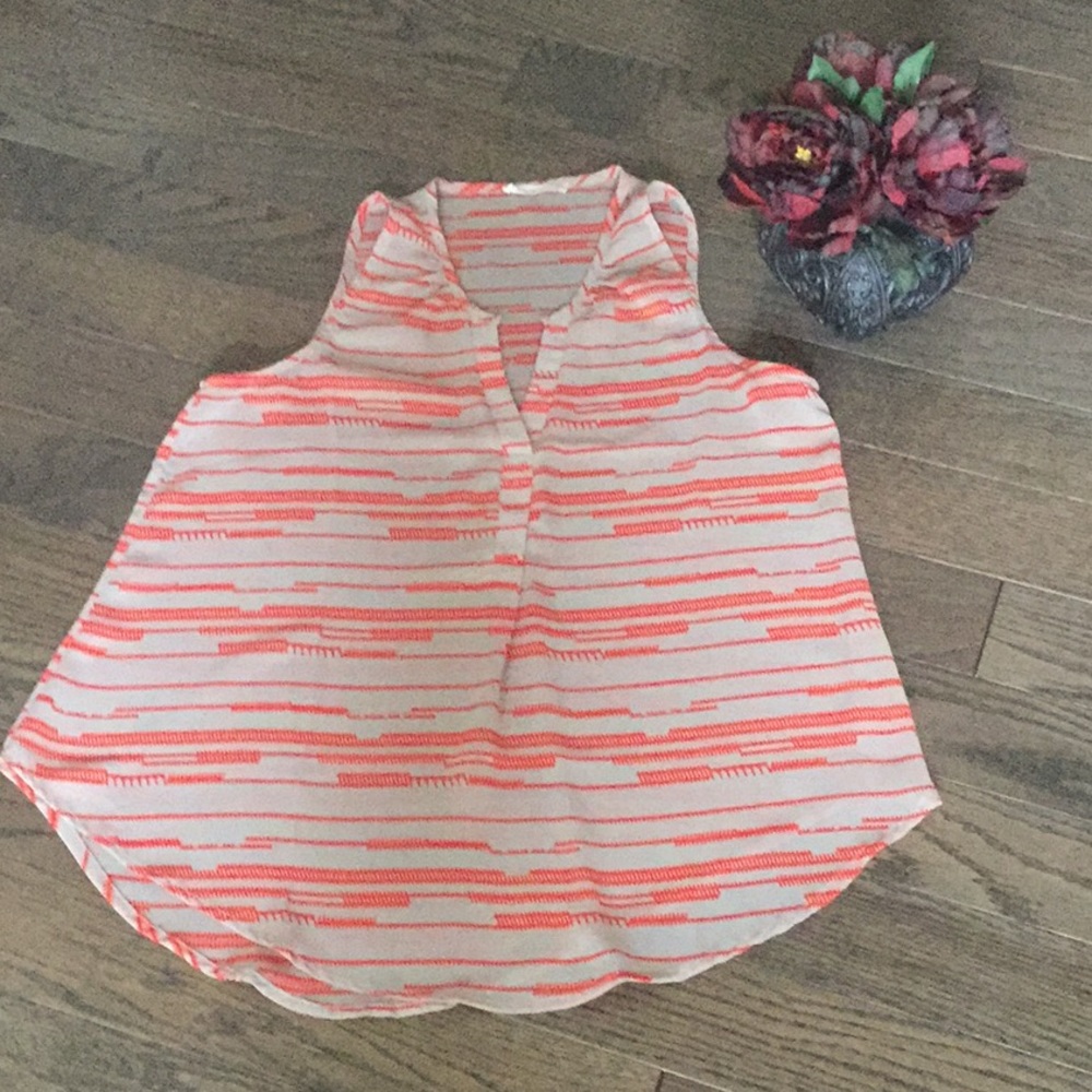 ☘️☘️ Cream and orange tank